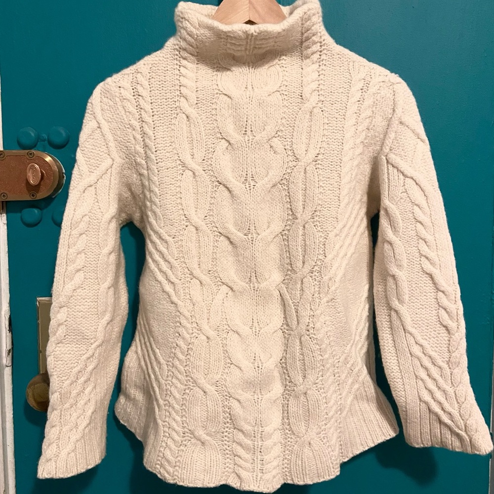 Irish Marino wool cable knit chunky sweater size small